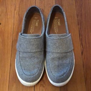 Toms Great Condition wool Velcro SlipOns